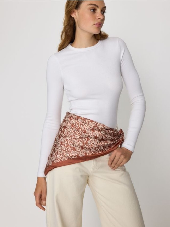 Wzorzysta apaszka - koralowy