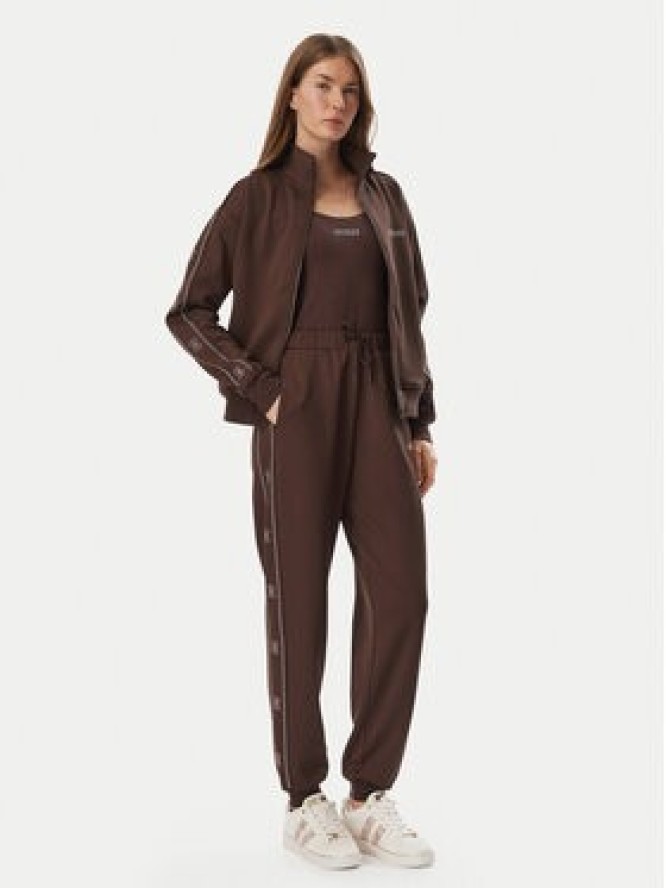 Guess Spodnie dresowe V5BB23 KCX22 Brązowy Regular Fit