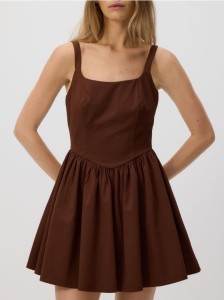 Rozkloszowana sukienka mini - brązowy