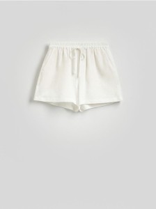 Szorty z lnem - biały