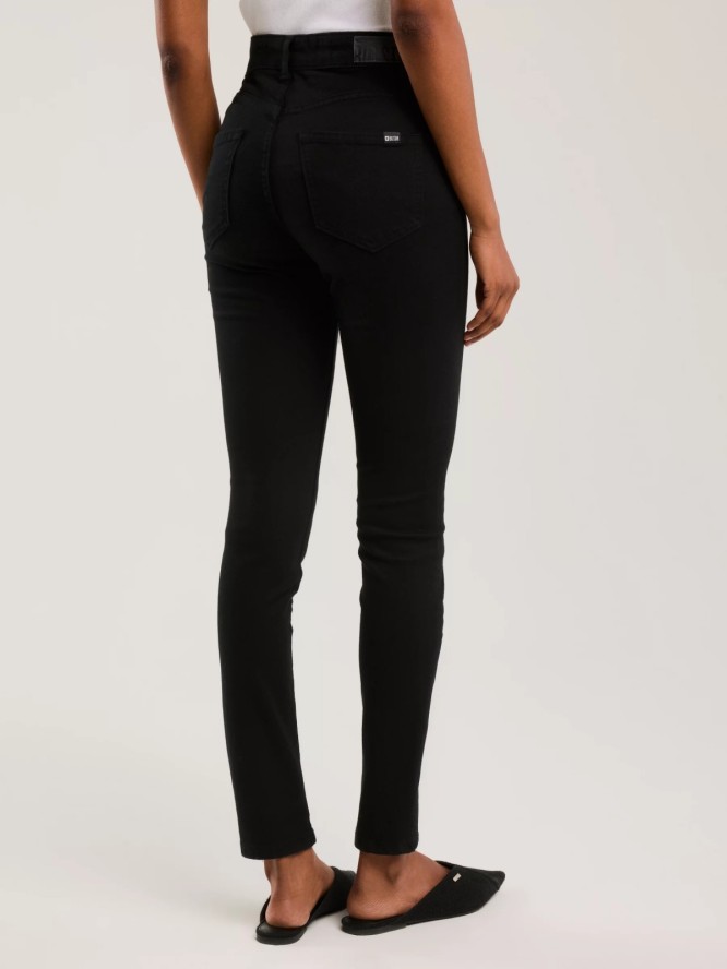 Jeansy damskie skinny czarne Adela 915