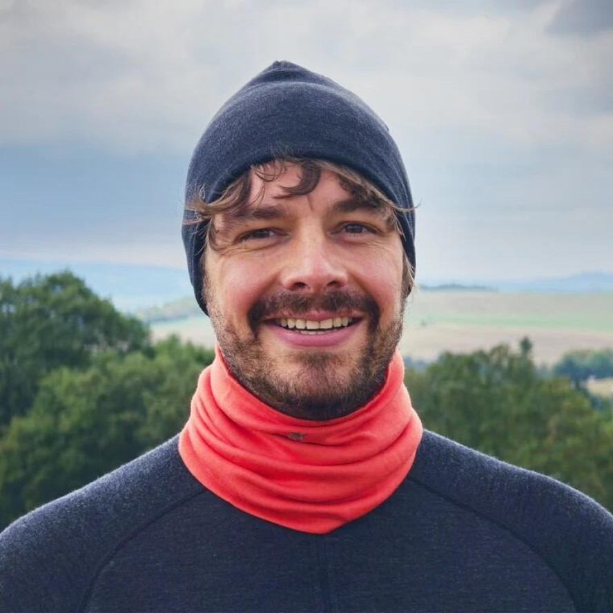 Czapka trekkingowa z 100% wełny merino