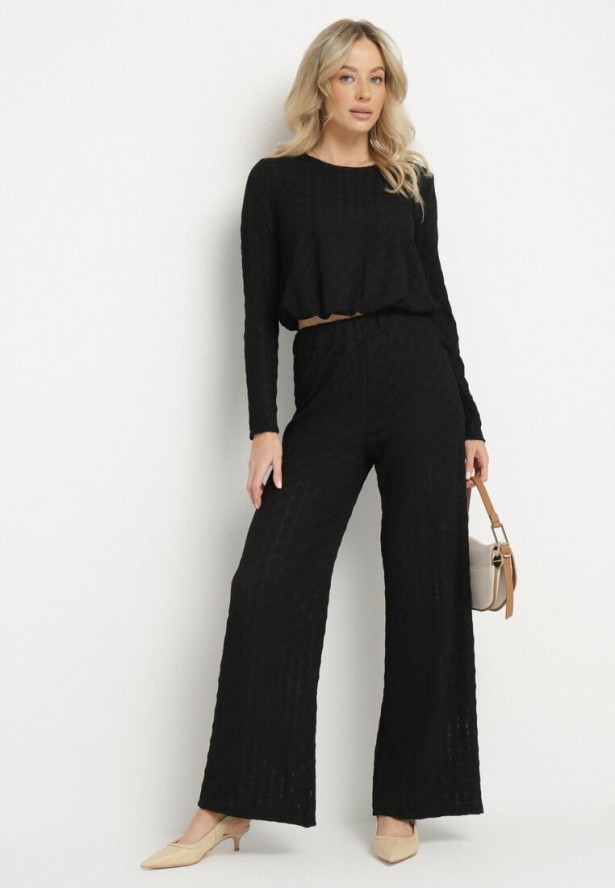 Czarny Komplet z Tłoczonej Tkaniny Szerokie Spodnie i Bufiasta Bluzka Calloti