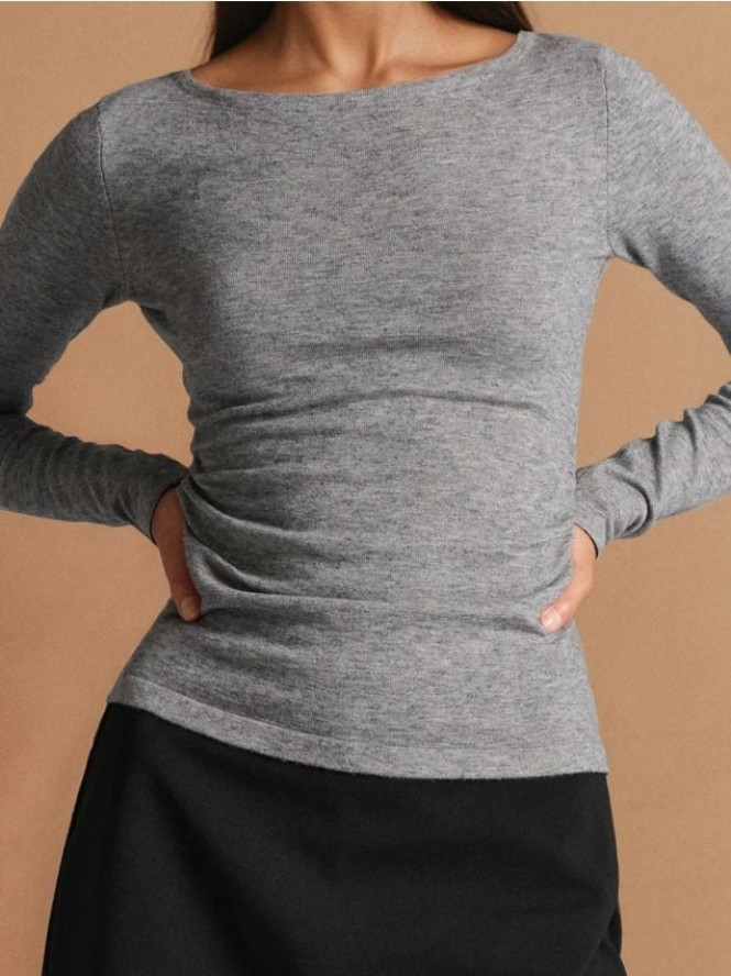 Sweter z marszczeniami po bokach z domieszką wełny - szary