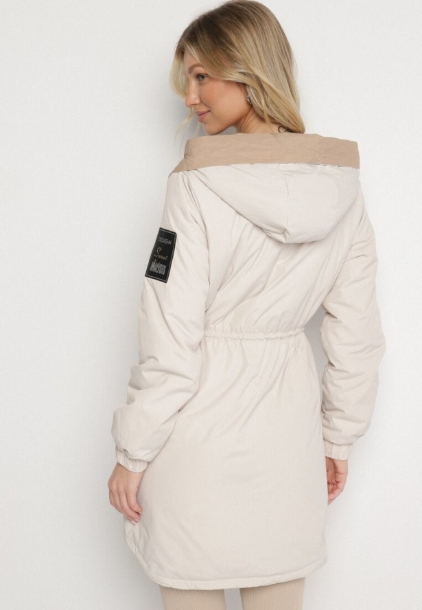 Jasnobeżowa Kurtka Parka z Kapturem i Ściągaczem w Pasie Sizana