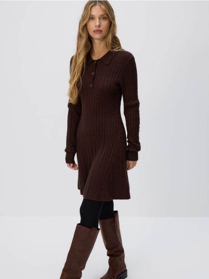 Dzianinowa sukienka mini - ciemnobrązowy