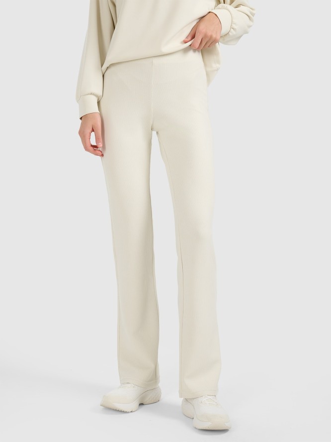 4F Spodnie dresowe z prostymi nogawkami z modalem damskie - beżowe M