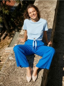 Koszulka wiązana w talii - błękitny