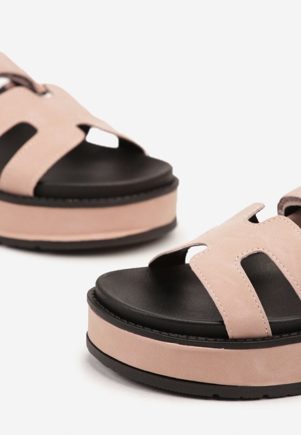 Różowe Klapki na Grubej Podeszwie z Cholewką z Geometrycznymi Wycięciami Filandrea