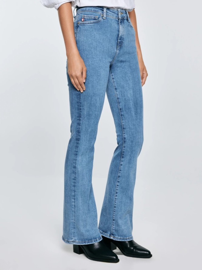 Jeansy damskie z rozszerzaną nogawką jasnoniebieskie Clara Flare 158