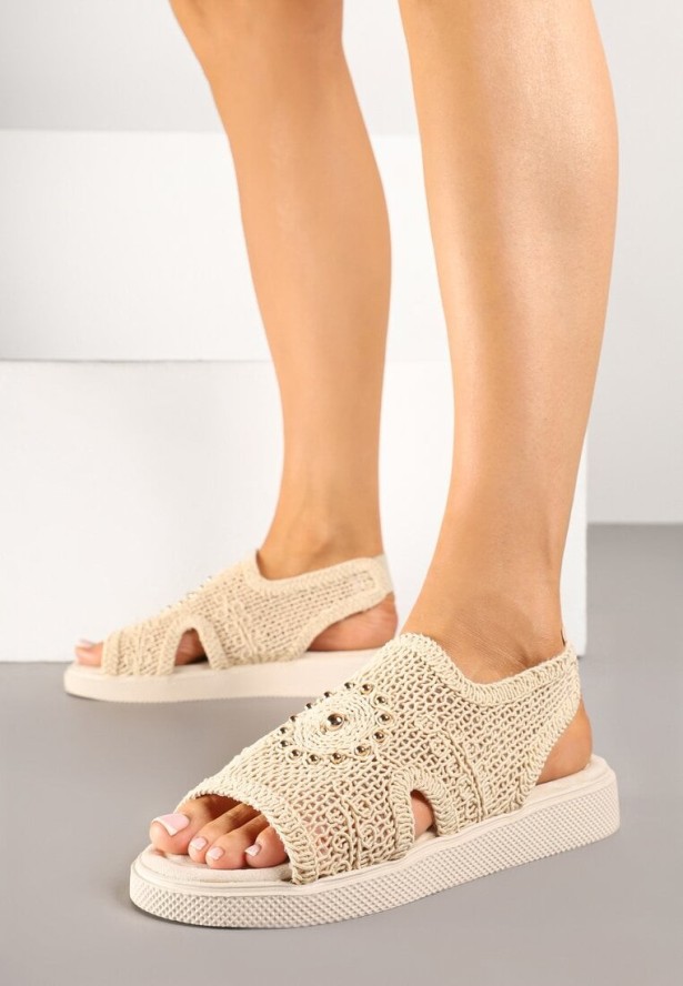 Beżowe Szydełkowe Sandały z Elastycznym Paskiem i Metaliczną Aplikacją Mailisa