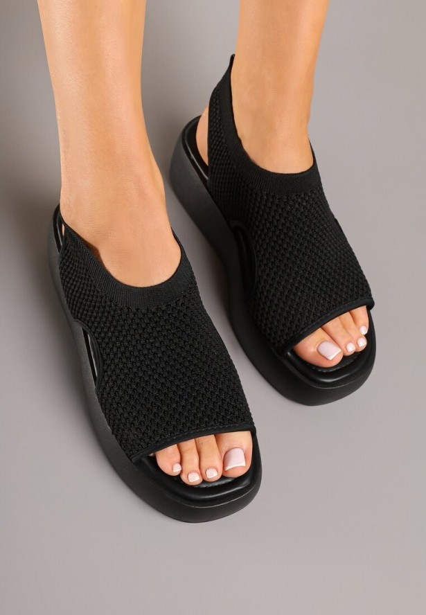 Czarne Sandały na Platformie z Elastyczną Cholewką Nilitea