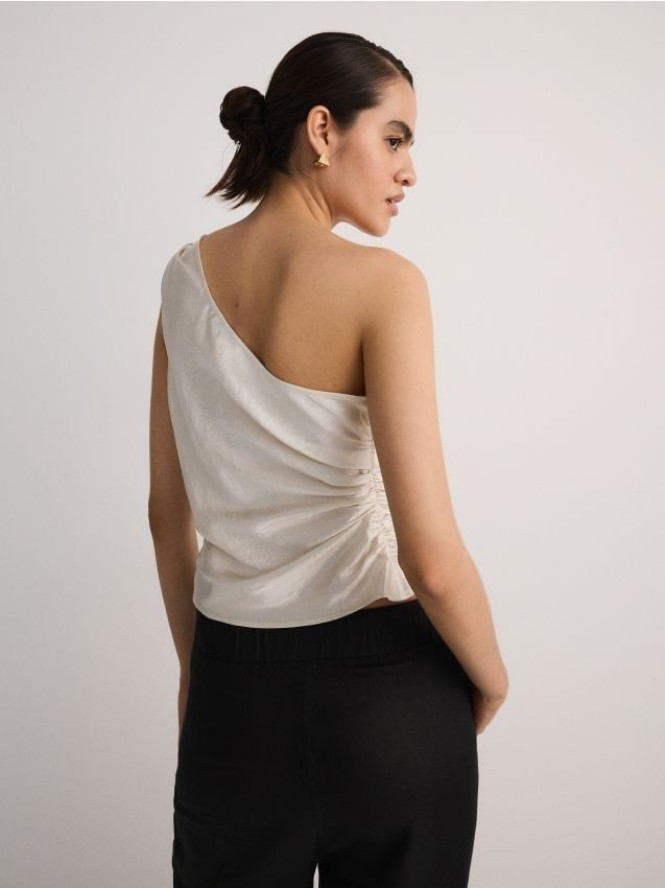 Asymetryczny top z tkaniny NAIA - złamana biel
