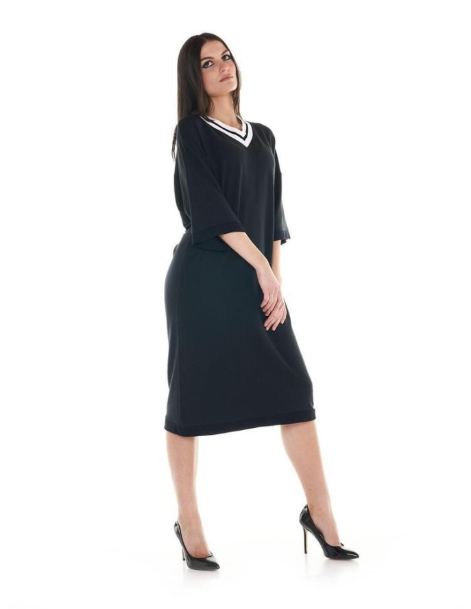 Czarno-biała sukienka damska o swobodnym kroju