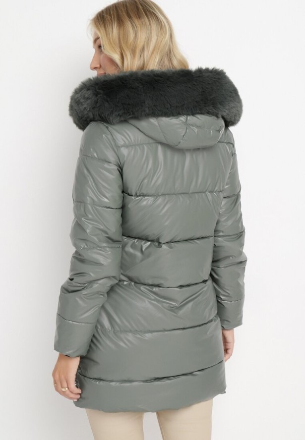 Ciemnozielona Pikowana Kurtka z Kapturem i Futerkiem Sahria