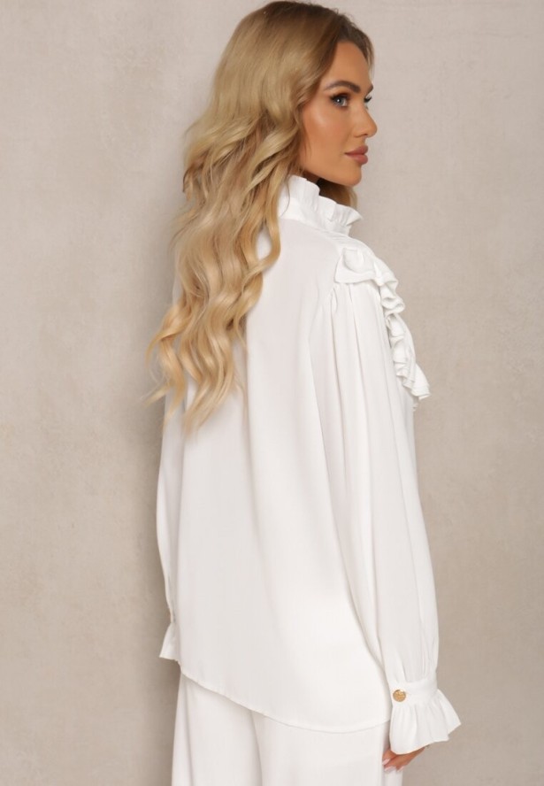 Biała Koszula z Ozdobną Falbanką i Żabotem Hansina