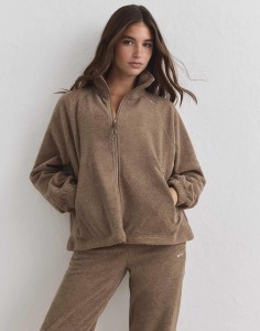 Damska kurtka polarowa na zamek Fleece Zip orzechowa