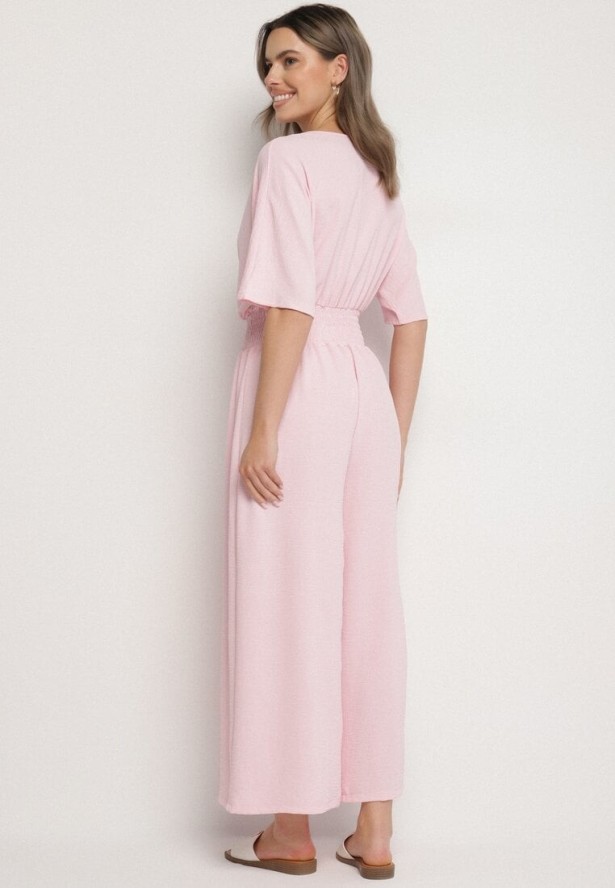 Jasnoróżowy Kopertowy Kombinezon z Gumką w Talii i Szerokimi Nogawkami Vimashea