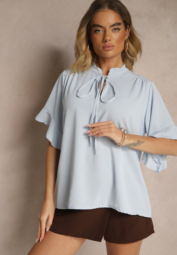 Jasnoniebieska Bluzka z Falbanami i Wiązaniem Fadeassa