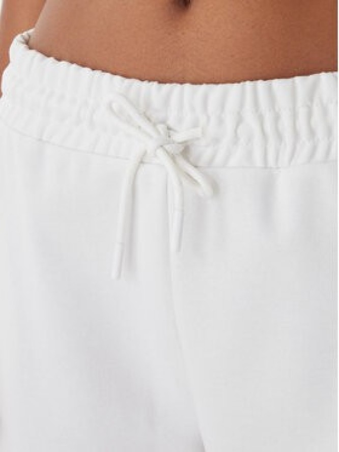 Guess Spodnie dresowe V6GB11 K3095 Biały Regular Fit