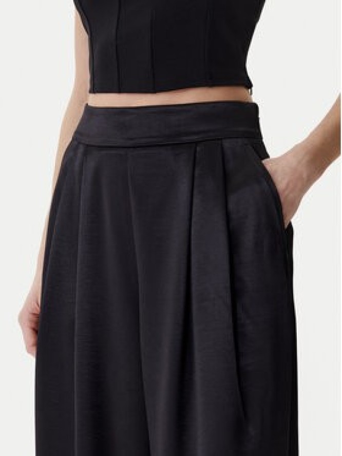 Guess Spodnie materiałowe W6RB66 W2612 Czarny Regular Fit