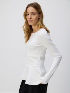 Sweter z baskinką - kremowy