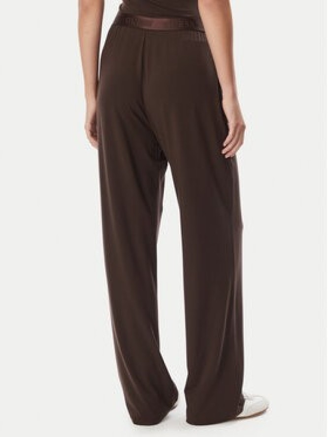 Guess Spodnie dresowe O6BB06 K5060 Brązowy Regular Fit