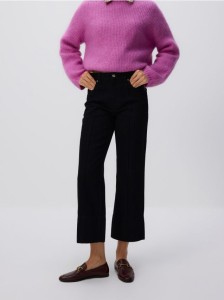 Jeansy straight z przeszyciami - czarny