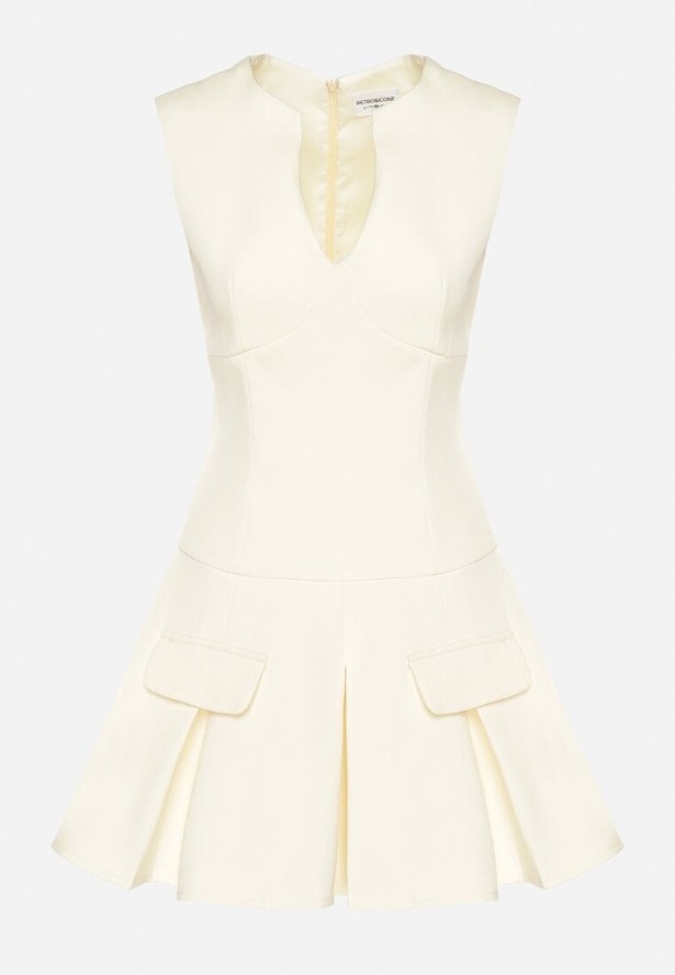 Żółta Rozkloszowana Sukienka z Wycięciem przy Dekolcie Atarinea