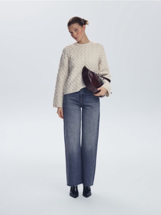 Strukturalny sweter - beżowy