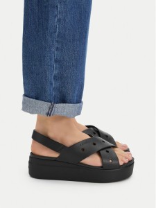 Crocs Sandały Brooklyn 4U Cross Strap Sandal 212254 Czarny