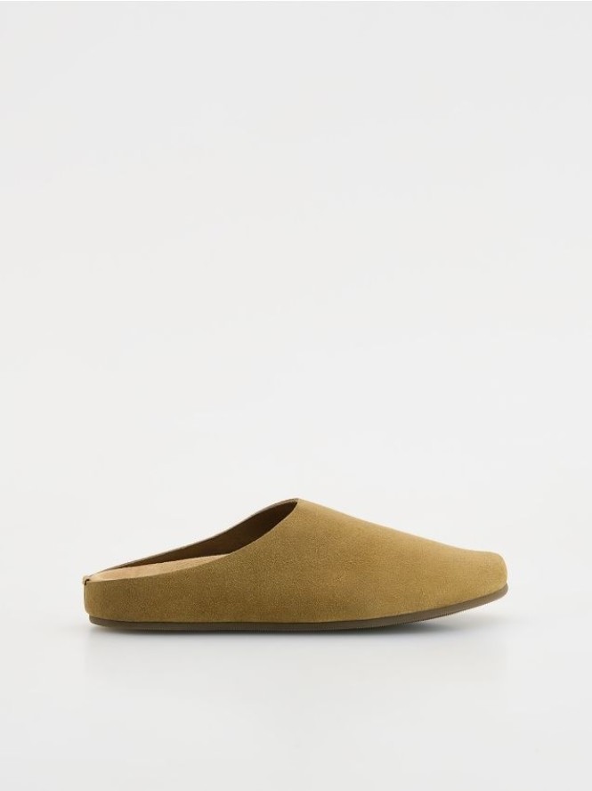 Zamszowe mule - beżowy