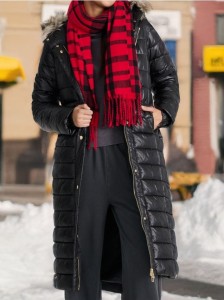 Płaszcz z kapturem - czarny