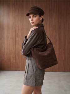 Torba hobo z imitacji zamszu - brązowy