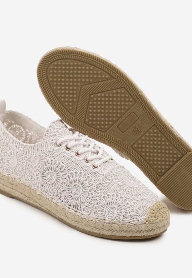 Białe Tenisówki z Ażurową Cholewką i Plecionką Meverra