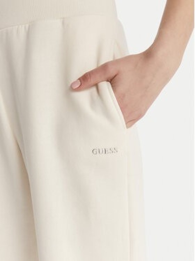 Guess Spodnie dresowe V6RB15 K9V31 Écru Regular Fit