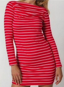 Sukienka w paski z marszczonym dekoltem - wielobarwny