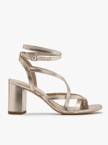 Platynowe japonki na obcasie