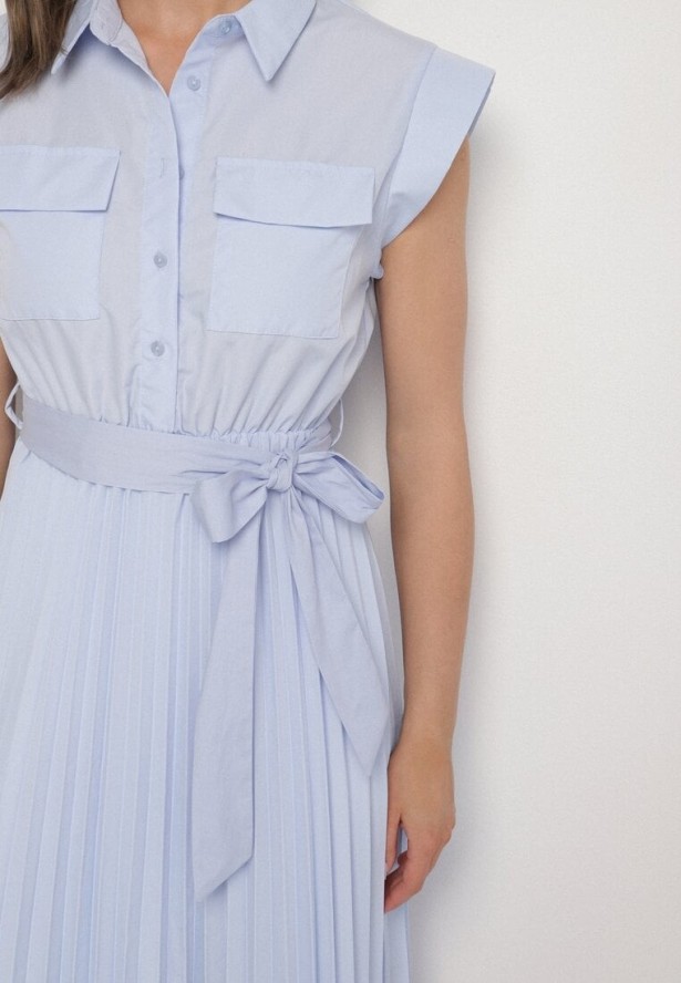 Jasnoniebieska Plisowana Sukienka z Bawełną i Paskiem Lireviere