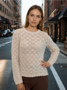 Ażurowy sweter z wiskozą - beżowy