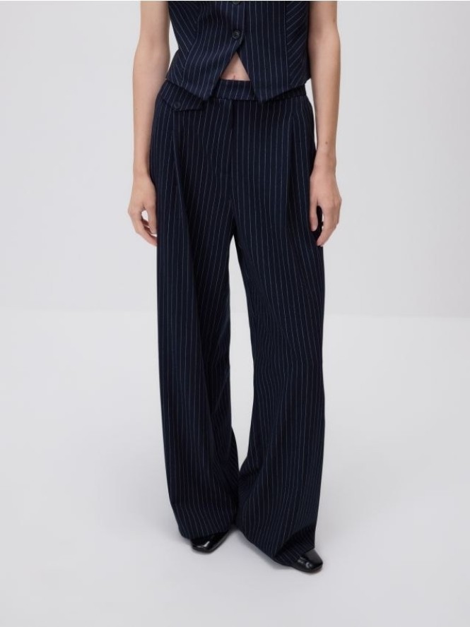 Spodnie w prążek - granatowy