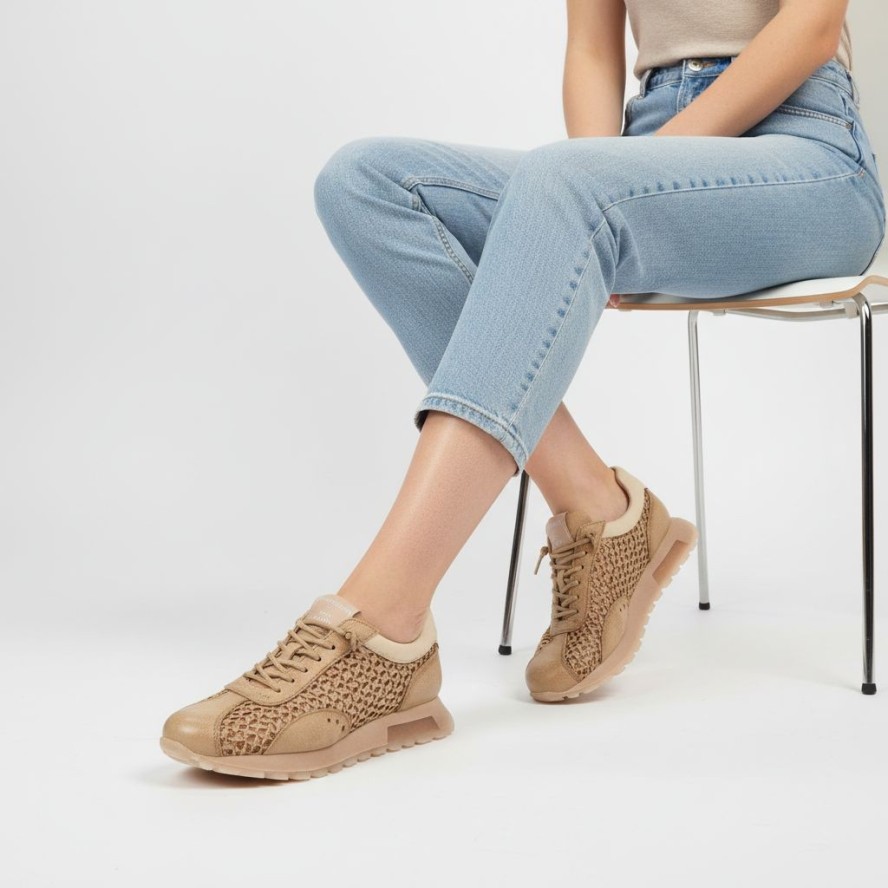 Sneakersy damskie Hispanitas, ze skóry naturalnej z tekstylnymi wstawkami ażurowymi klasyczne sznurowanie i zaokrąglony nosek, beżowe, RHV264741 Bole