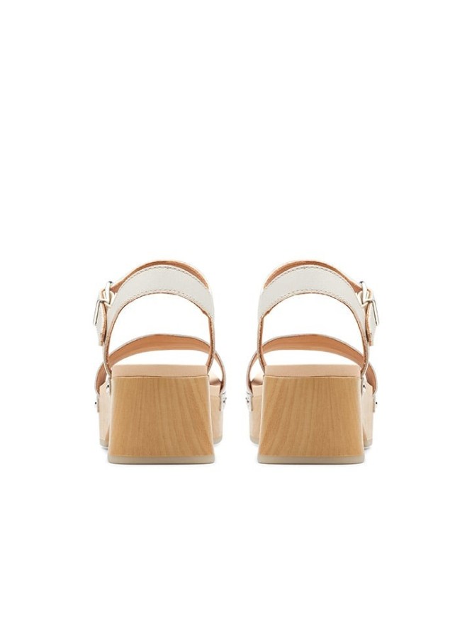 Clarks Skórzane sandały "Sivanne Bay" w kolorze kremowym na obcasie rozmiar: 41