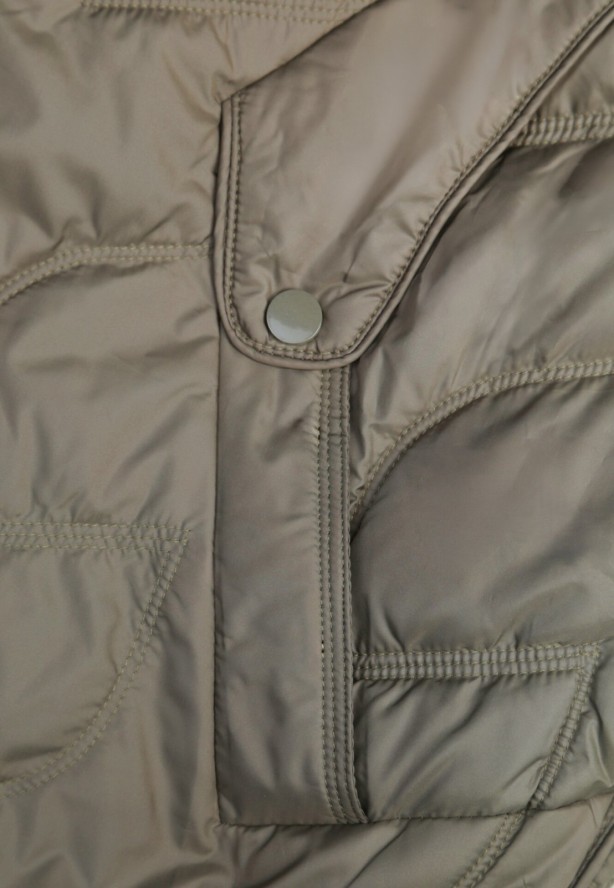 Jasnozielona Pikowana Kurtka Przejściowa o Klasycznym Kroju z Kapturem Tavitte