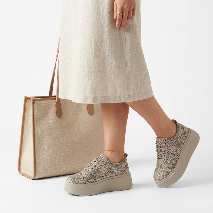 Sneakersy damskie Filippo, cholewka z materiału tekstylnego z ozdobnym haftem wiązany fason na solidnej platformie, khaki, DP7799/26