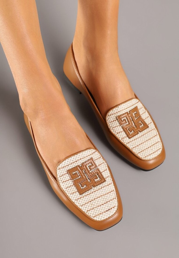 Brązowe Mokasyny z Tweedowymi Zdobieniami i Geometryczną Naszywką Teliswena