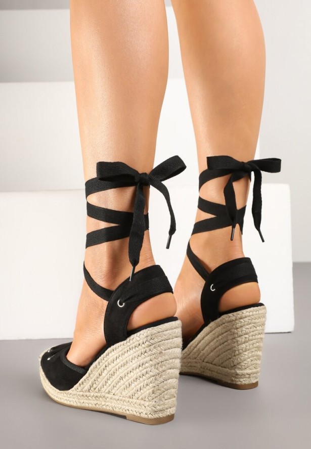 Czarne Sandały Espadryle na Plecionym Koturnie z Wiązaniem Wokół Kostki Adivnia