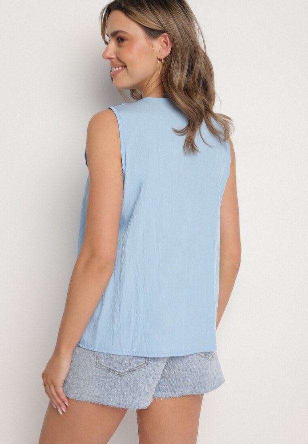 Niebieska Bluzka z Wiskozą Zdobiona Falbaną przy Dekolcie Palissea