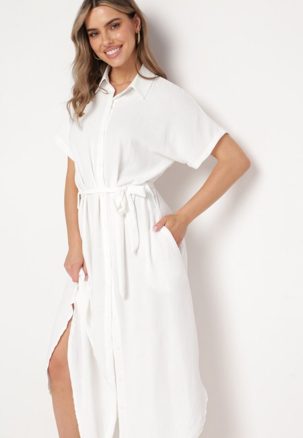 Biała Sukienka Wiskozowa o Luźnym Koszulowym Kroju Wiązana w Talii Rionella