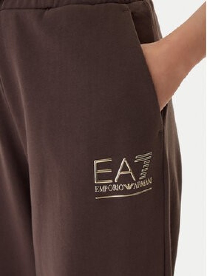 EA7 Emporio Armani Spodnie dresowe 7W000418 AF12473 U6063 Brązowy Regular Fit